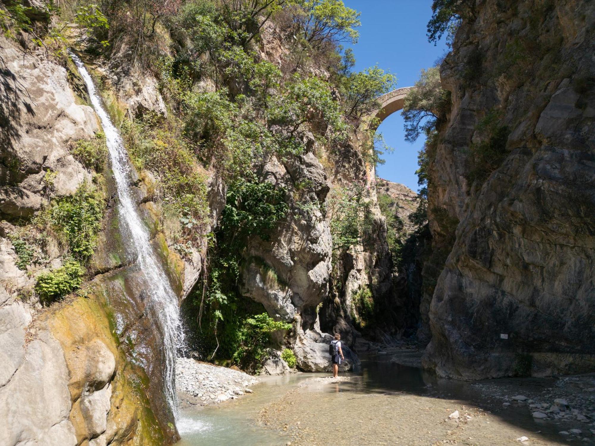Il Belvedere Чивита Екстериор снимка